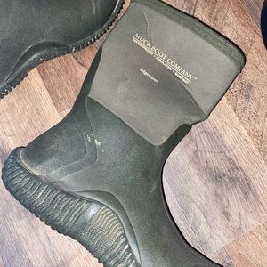 Women’s muck boots short